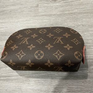 Elegant Brown Monogram Pouch pochette makeup bag